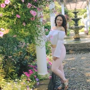 Meet your Posher, Alana